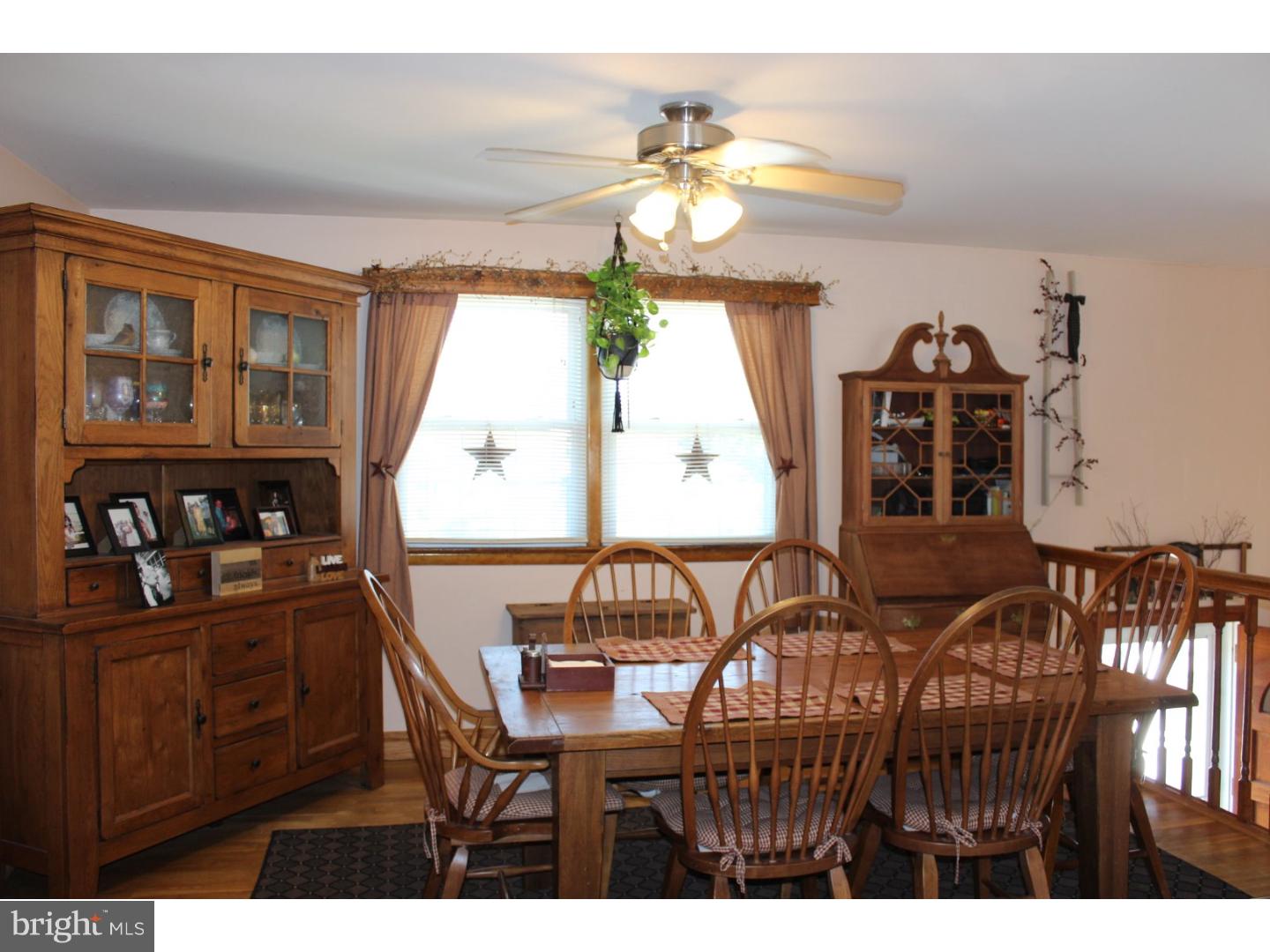 34 Illinois Road Pennsville, NJ 08070 - Photo 7 of 18 Dining Room
