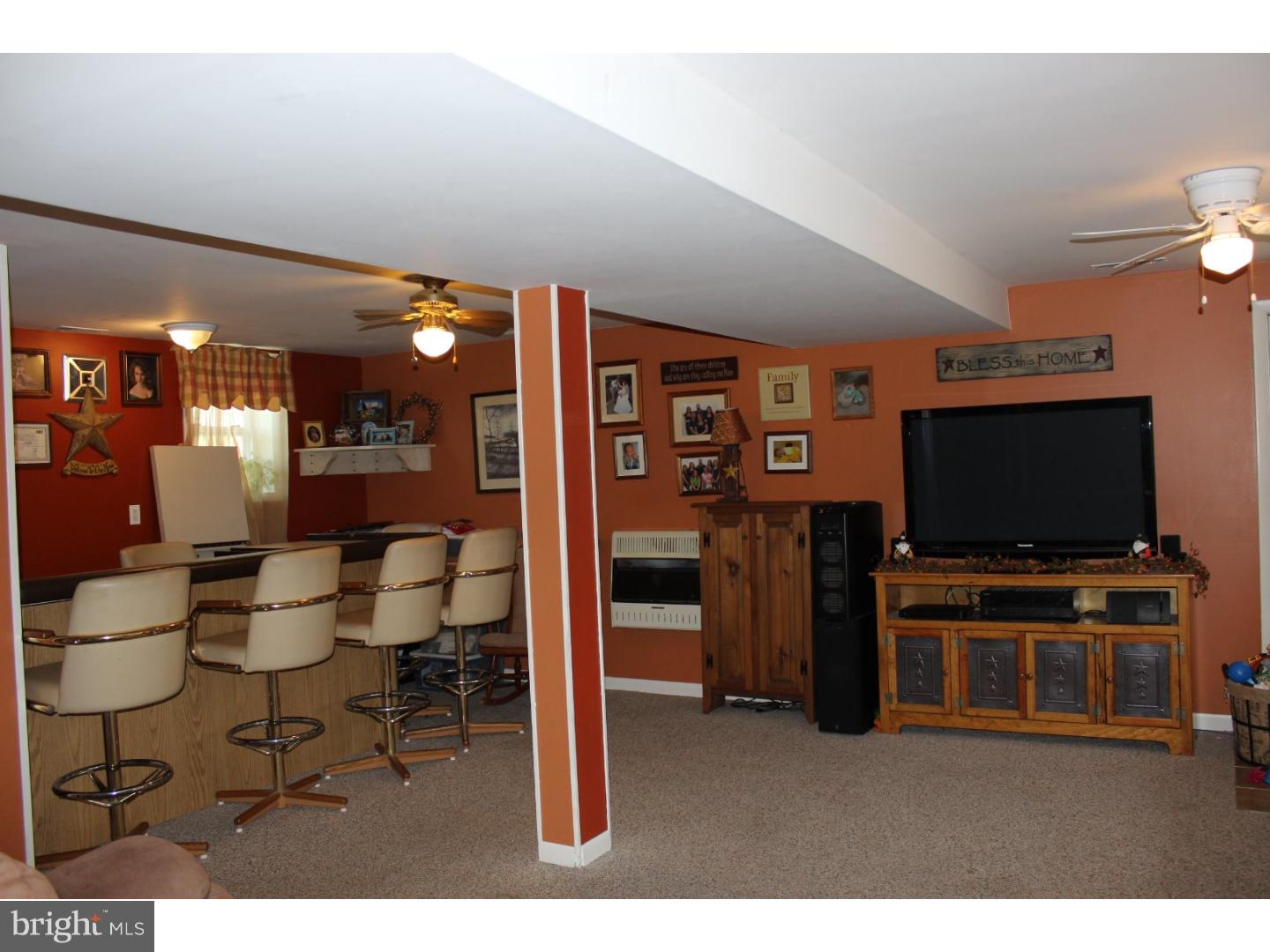 34 Illinois Road Pennsville, NJ 08070 - Photo 9 of 18 Family Room