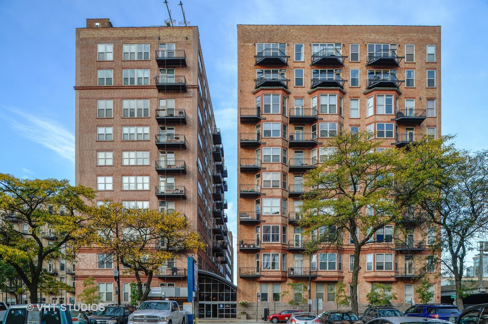 500 South Clinton Street, Unit 542 Chicago, IL 60607 - Photo 1 of 14 a front view of a building with a street