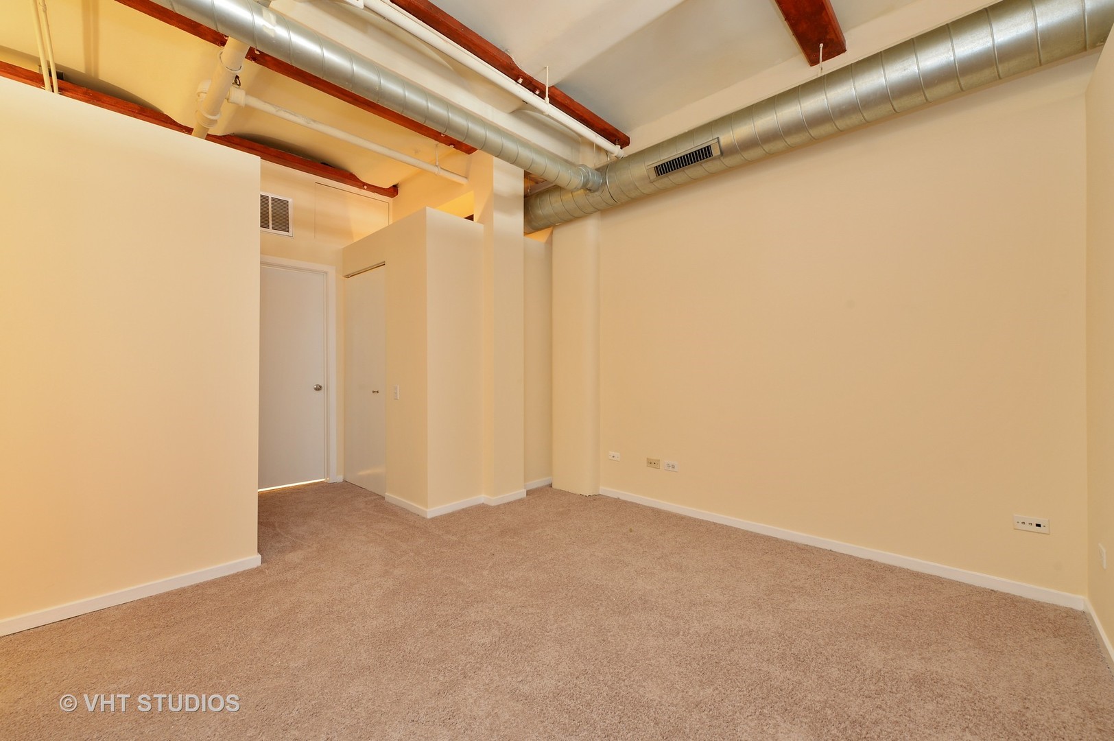 500 South Clinton Street, Unit 542 Chicago, IL 60607 - Photo 9 of 14 a view of small space