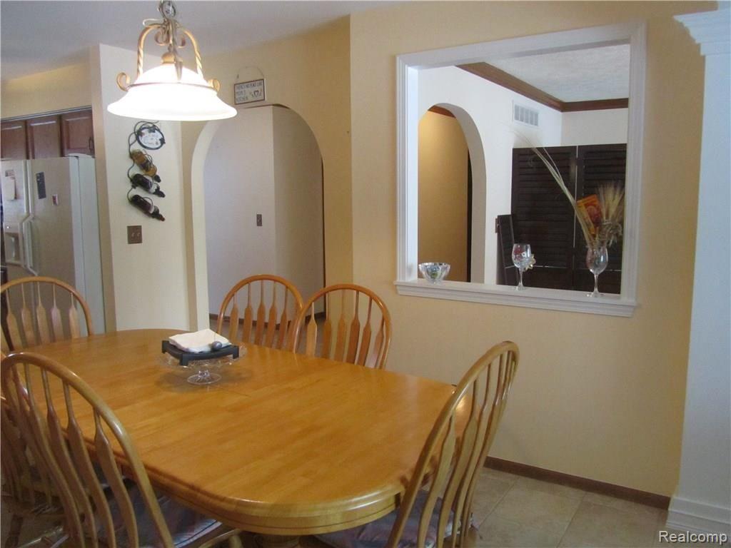 18937 Wayne Road Livonia, MI 48152 - Photo 15 of 55 18937 Wayne 094.JPG