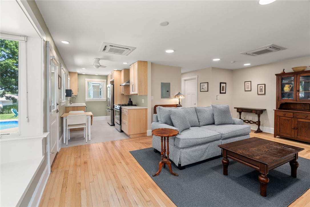 147 Riverside Drive Riverside, RI 02915 - Photo 4 of 6