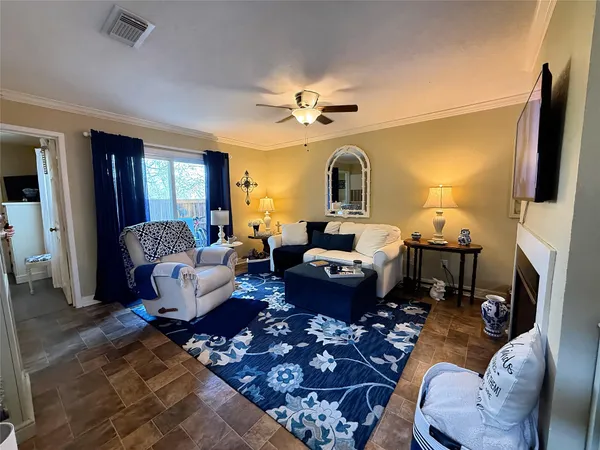 $108,500 | 418 Garland Drive, Unit 120, Lake Jackson, TX 77566