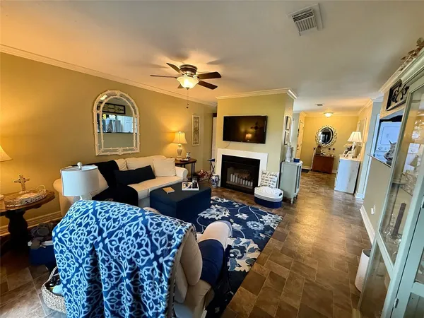 $108,500 | 418 Garland Drive, Unit 120, Lake Jackson, TX 77566
