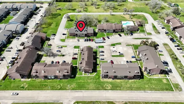$108,500 | 418 Garland Drive, Unit 120, Lake Jackson, TX 77566