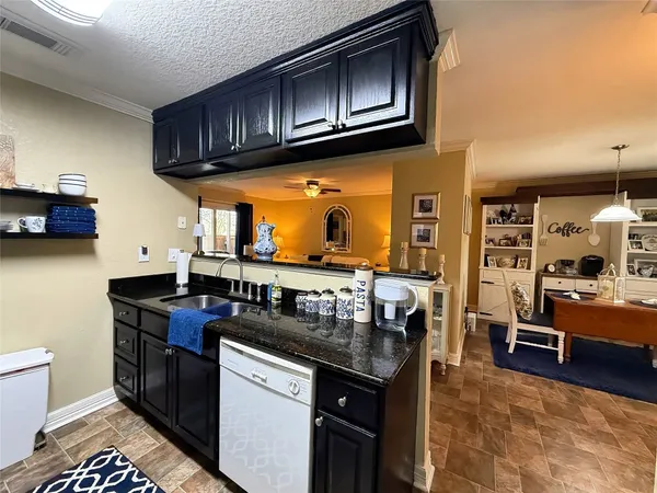 $108,500 | 418 Garland Drive, Unit 120, Lake Jackson, TX 77566