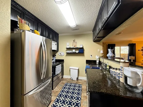 $108,500 | 418 Garland Drive, Unit 120, Lake Jackson, TX 77566