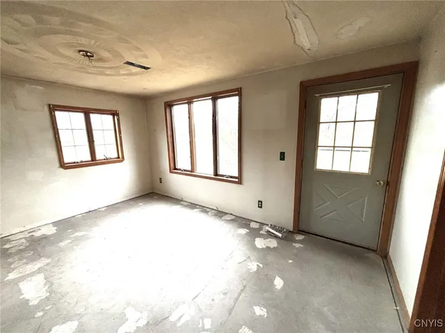 $155,000 | 7458 Surbrook Road, Lysander, NY 13027