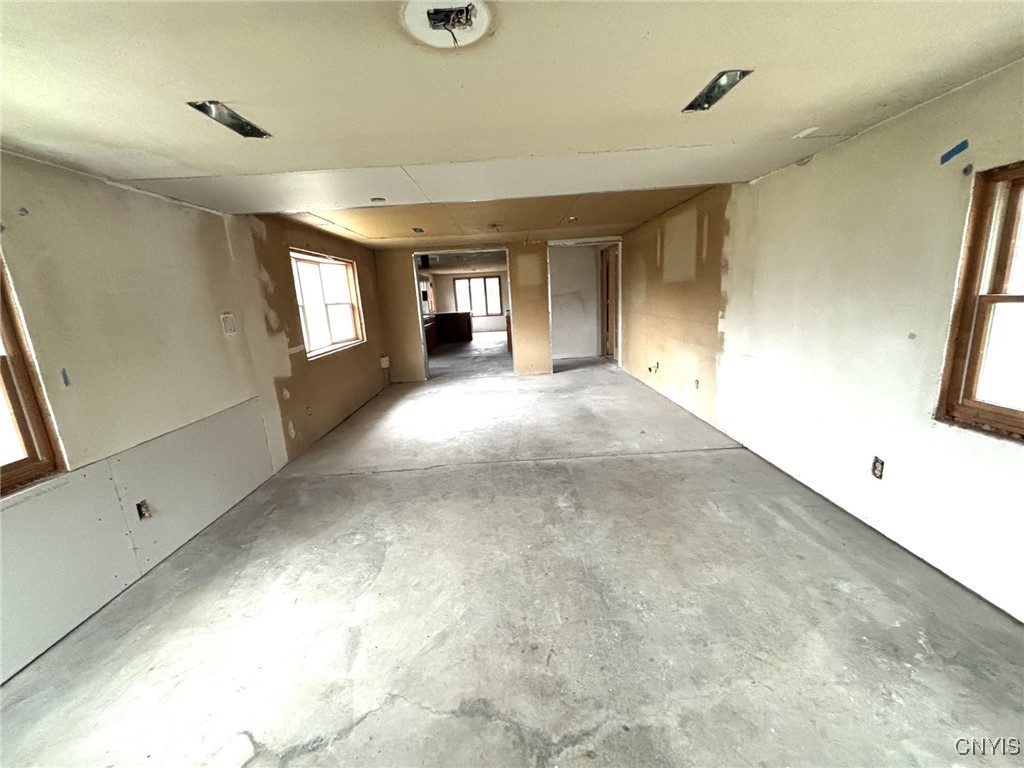 7458 Surbrook Road Lysander, NY 13027 - Photo 19 of 49