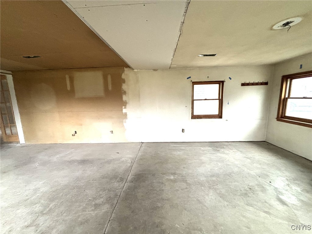 7458 Surbrook Road Lysander, NY 13027 - Photo 20 of 49