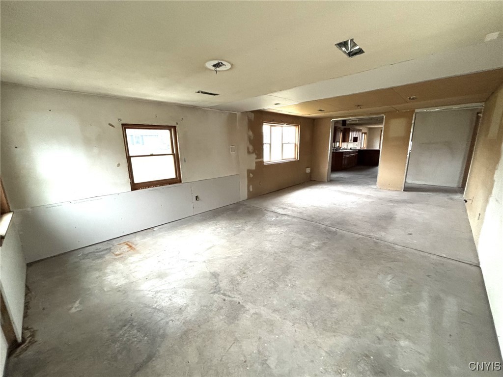 7458 Surbrook Road Lysander, NY 13027 - Photo 10 of 49