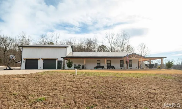 $719,000 | 614 Water Tower Road, Van Buren, MO 63965