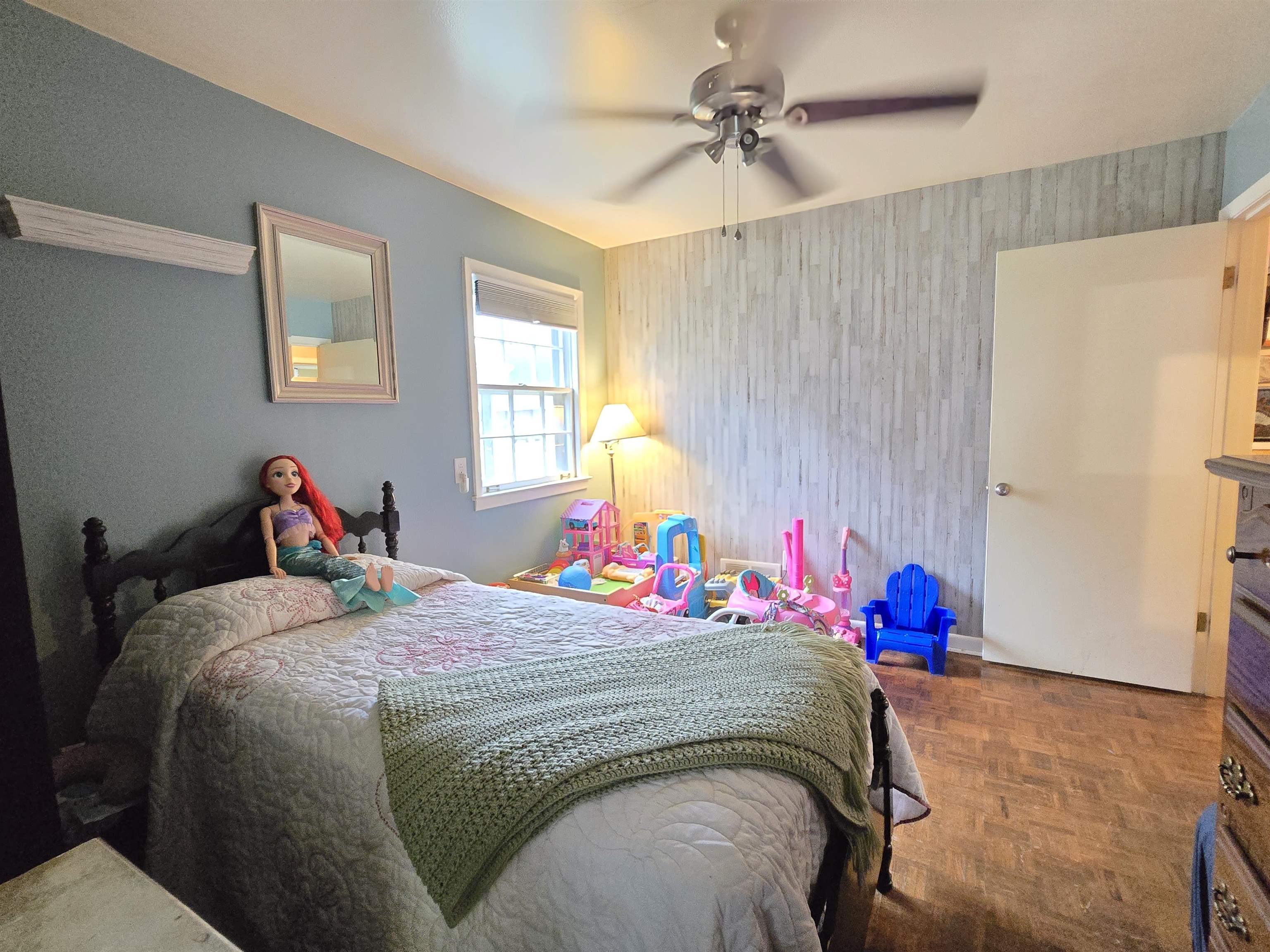 4885 Macon Road Memphis, TN 38122 - Photo 10 of 39 a bedroom with bed and a window