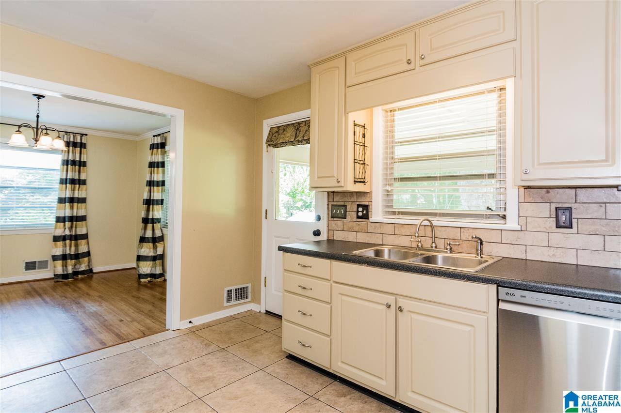 2412 Lester Lane Hoover, AL 35226 - Photo 17 of 37