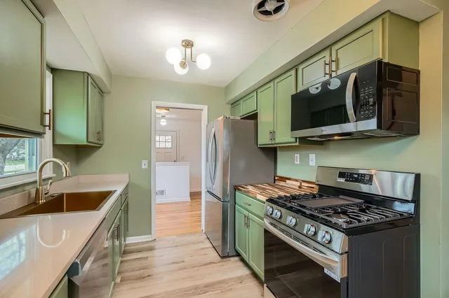 $2,699 | 6300 X Quebec Avenue North, Brooklyn Park, MN 55428