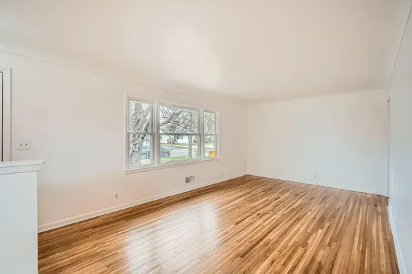 $2,550 | 6300 Quebec Avenue North, Brooklyn Park, MN 55428