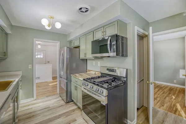 $2,550 | 6300 Quebec Avenue North, Brooklyn Park, MN 55428