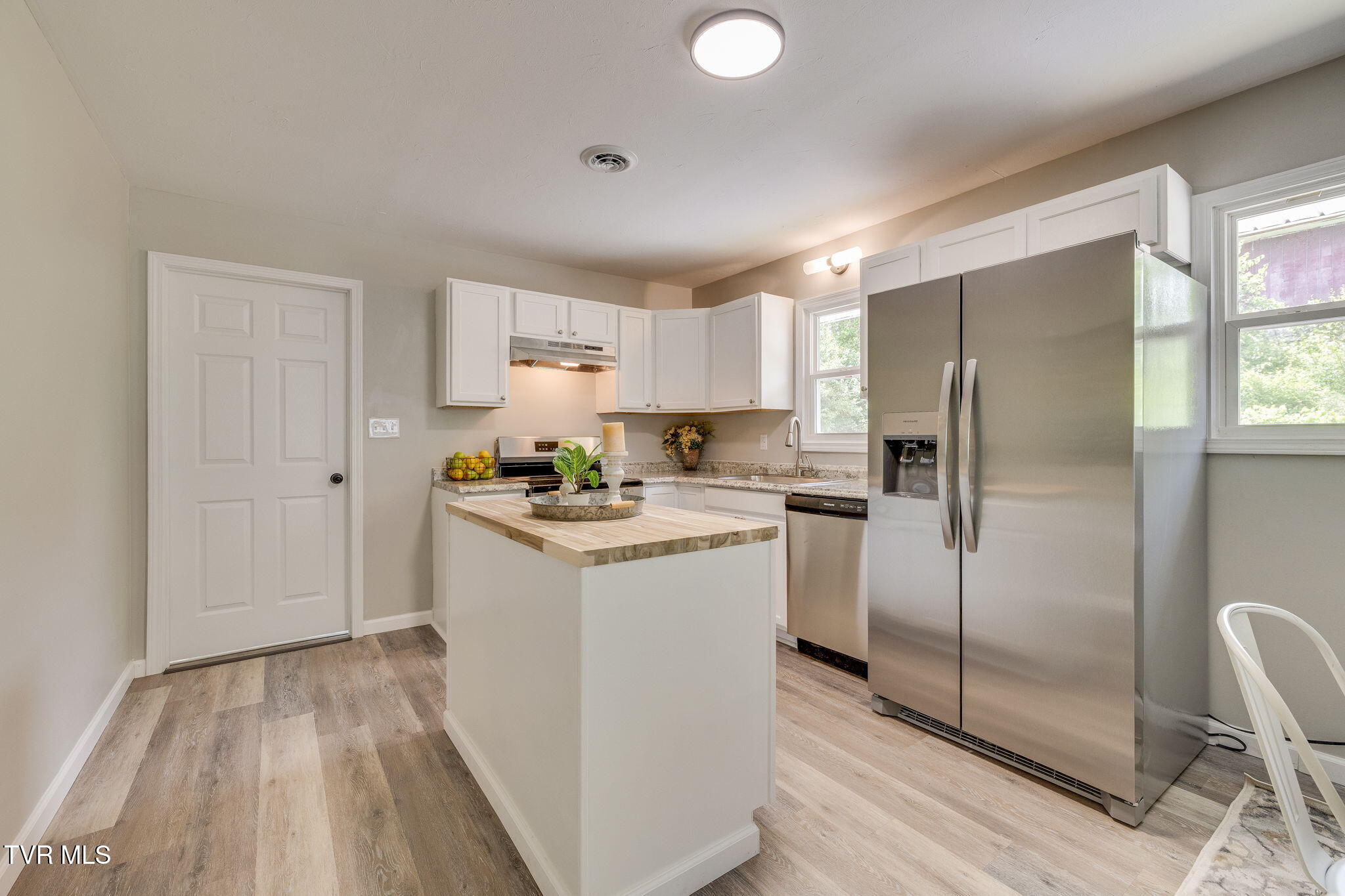 1321 Haga Road Kingsport, TN 37660 - Photo 11 of 31 011