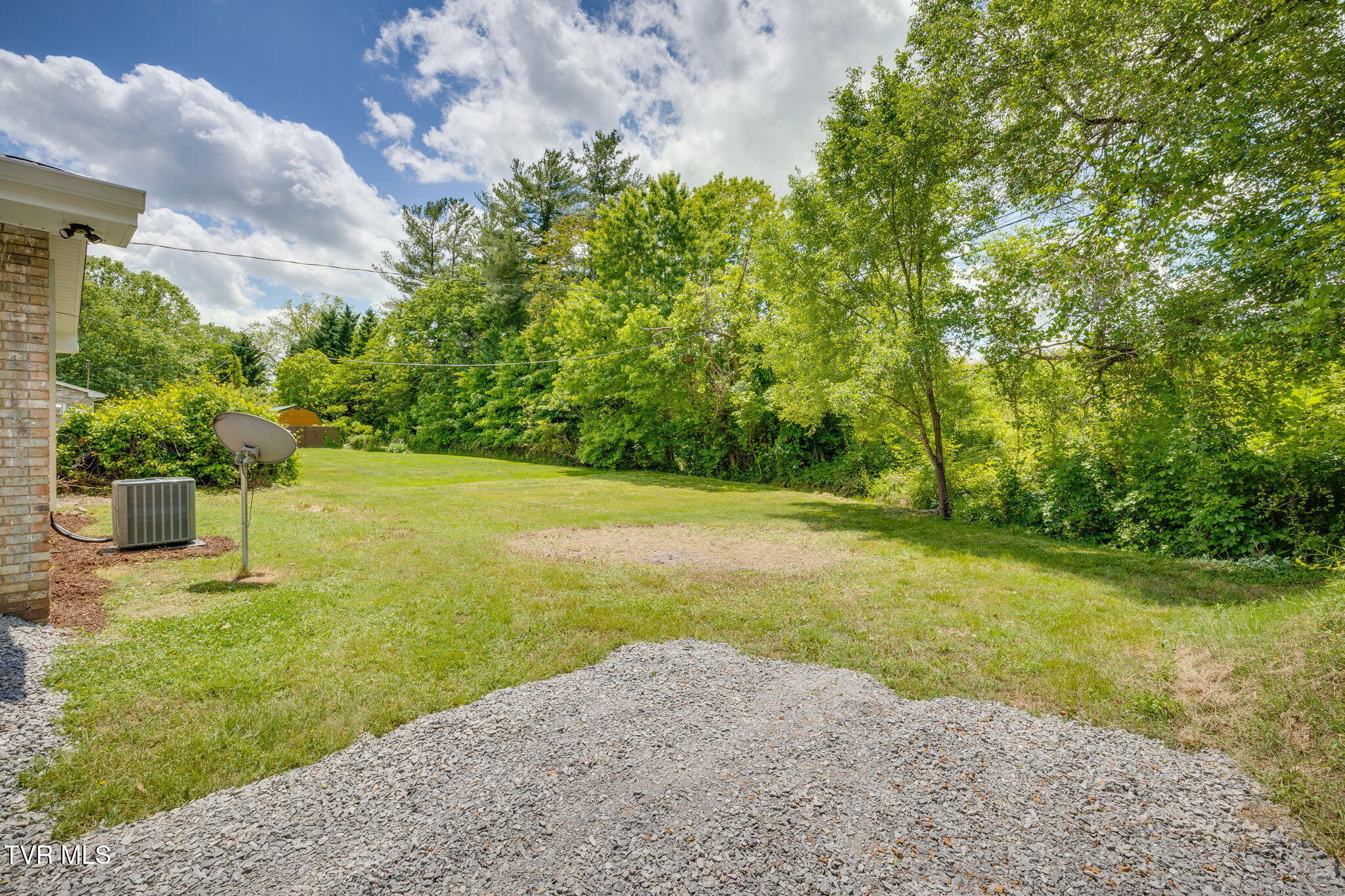 1321 Haga Road Kingsport, TN 37660 - Photo 23 of 31 023