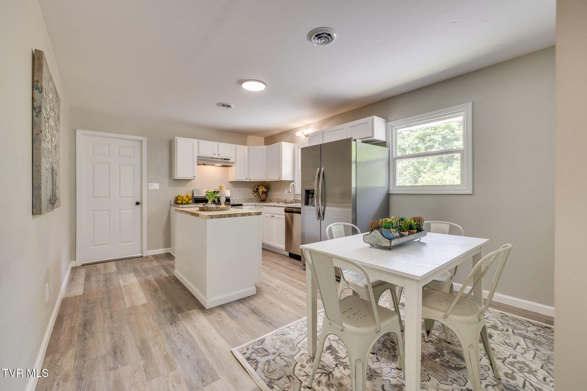 1321 Haga Road Kingsport, TN 37660 - Photo 9 of 31 009