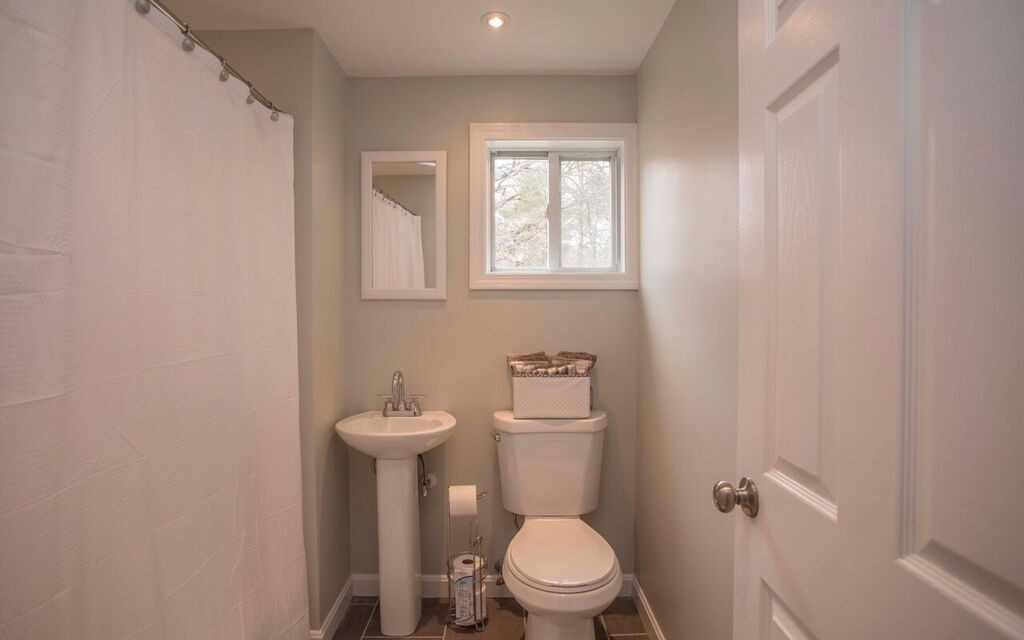170 Stockbridge Road Scituate, MA 02066 - Photo 8 of 28 Gallery Image 8