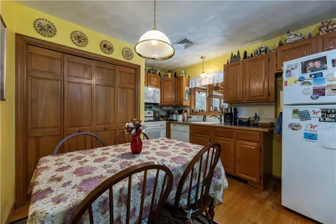 $849,900 | 8 Robin Drive, North Kingstown, RI 02852