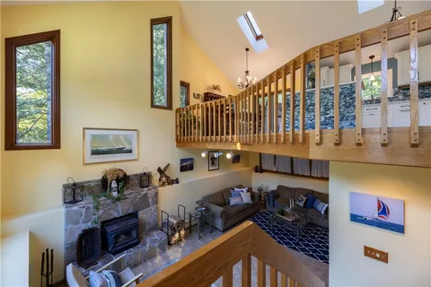 $849,900 | 8 Robin Drive, North Kingstown, RI 02852