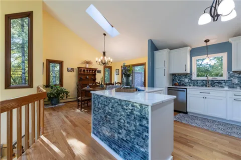 $849,900 | 8 Robin Drive, North Kingstown, RI 02852