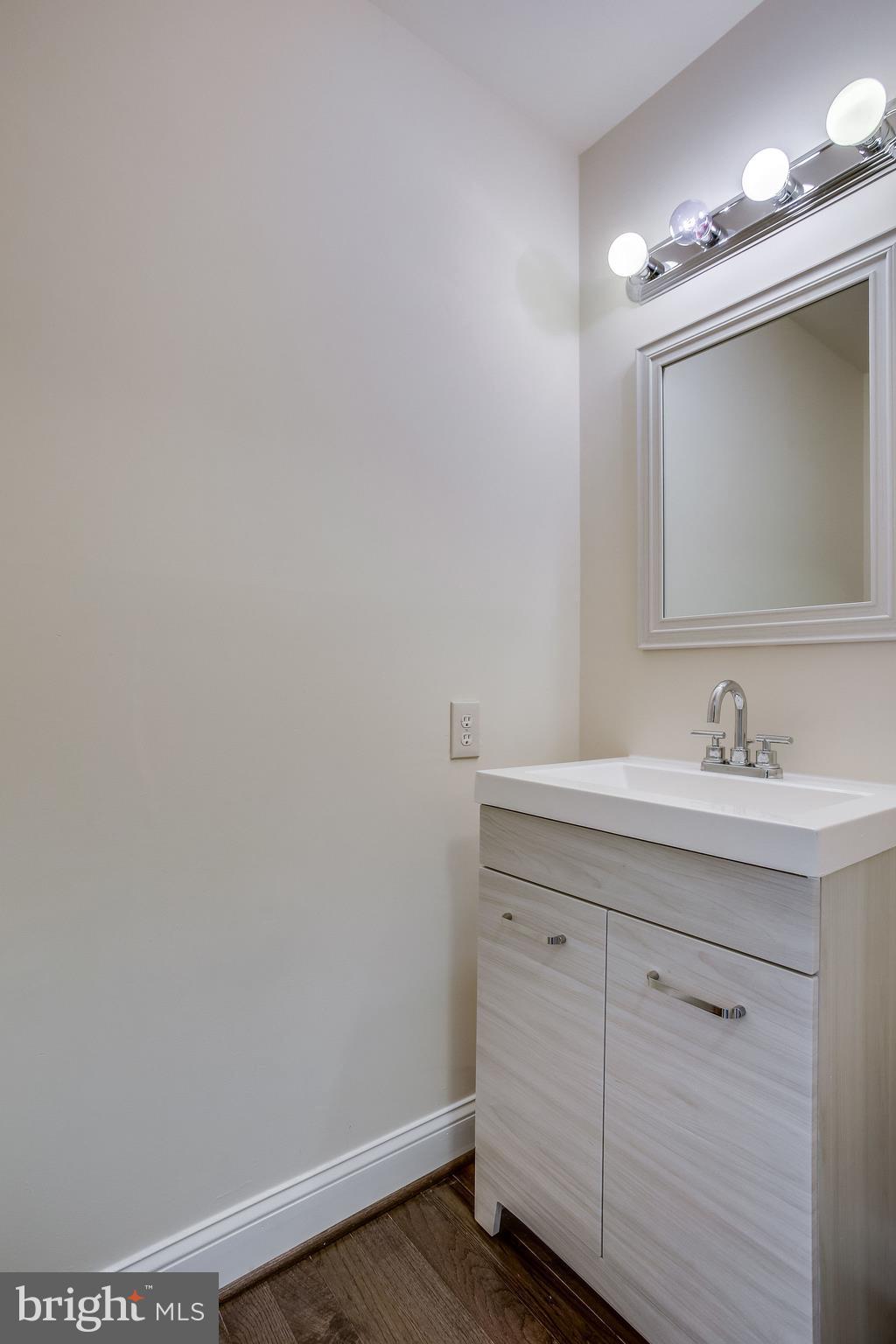 43840 Laburnum Square Ashburn, VA 20147 - Photo 17 of 68