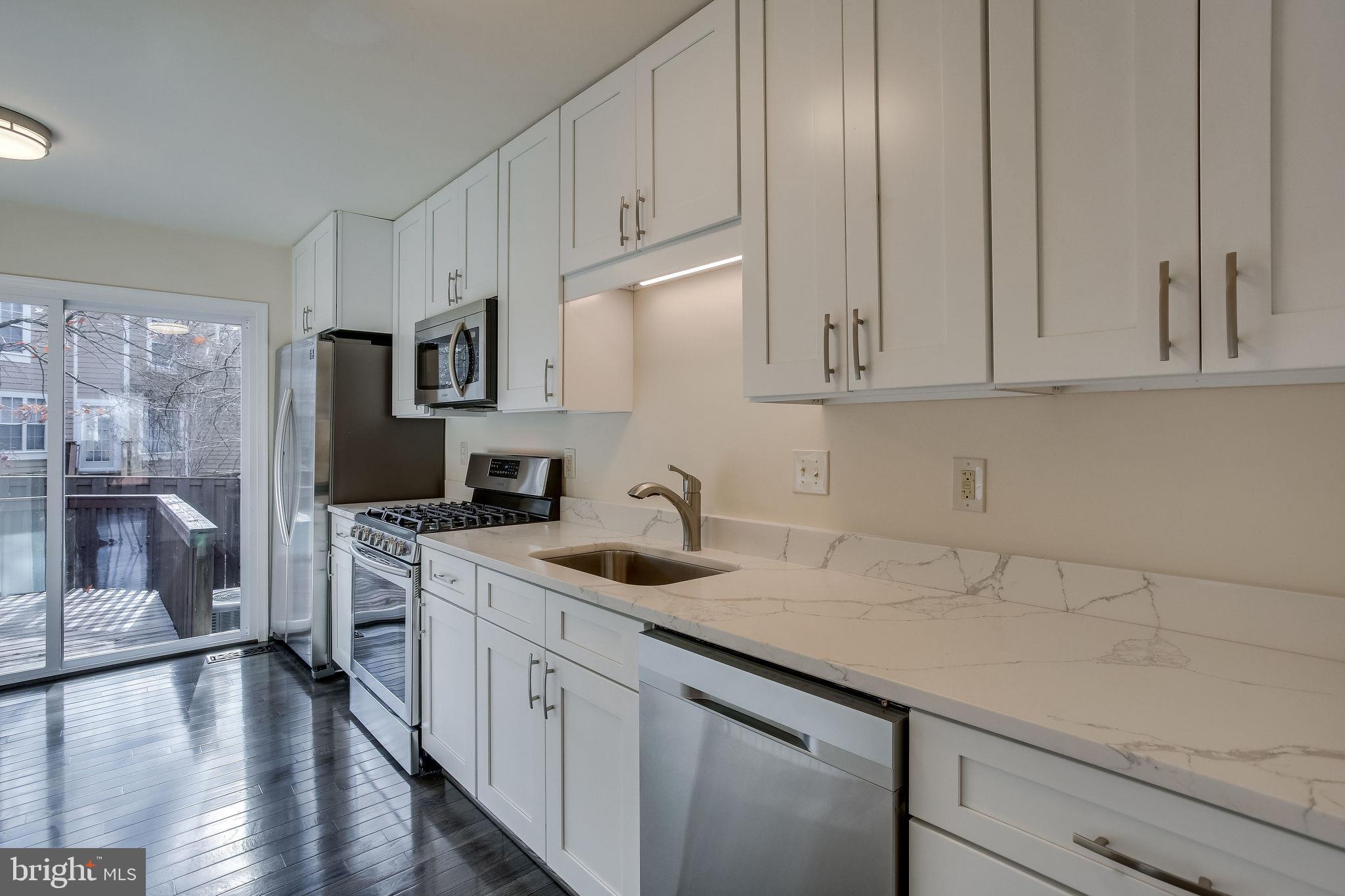 43840 Laburnum Square Ashburn, VA 20147 - Photo 18 of 68