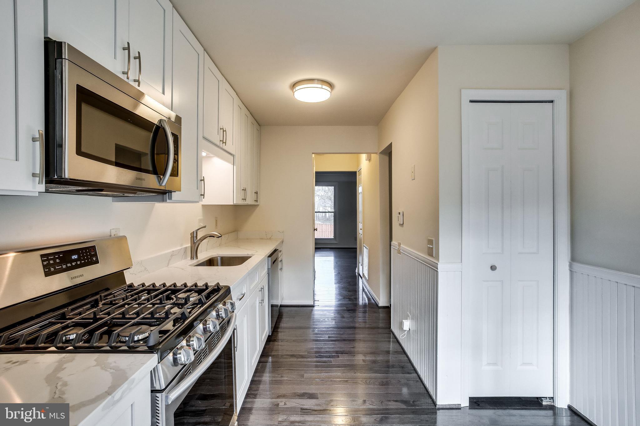 43840 Laburnum Square Ashburn, VA 20147 - Photo 24 of 68