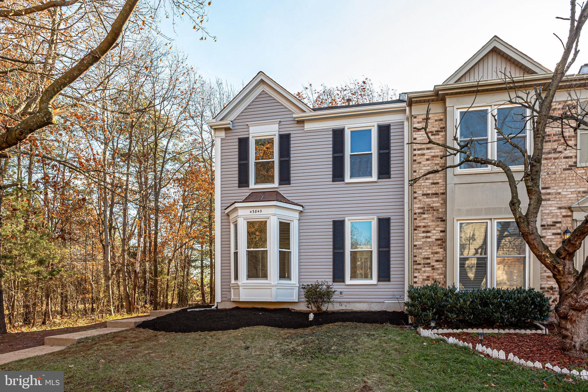 43840 Laburnum Square Ashburn, VA 20147 - Photo 4 of 68
