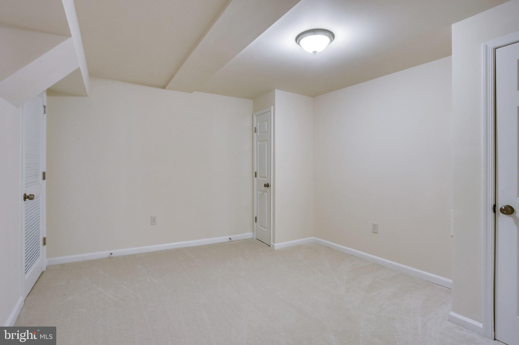 43840 Laburnum Square Ashburn, VA 20147 - Photo 57 of 68
