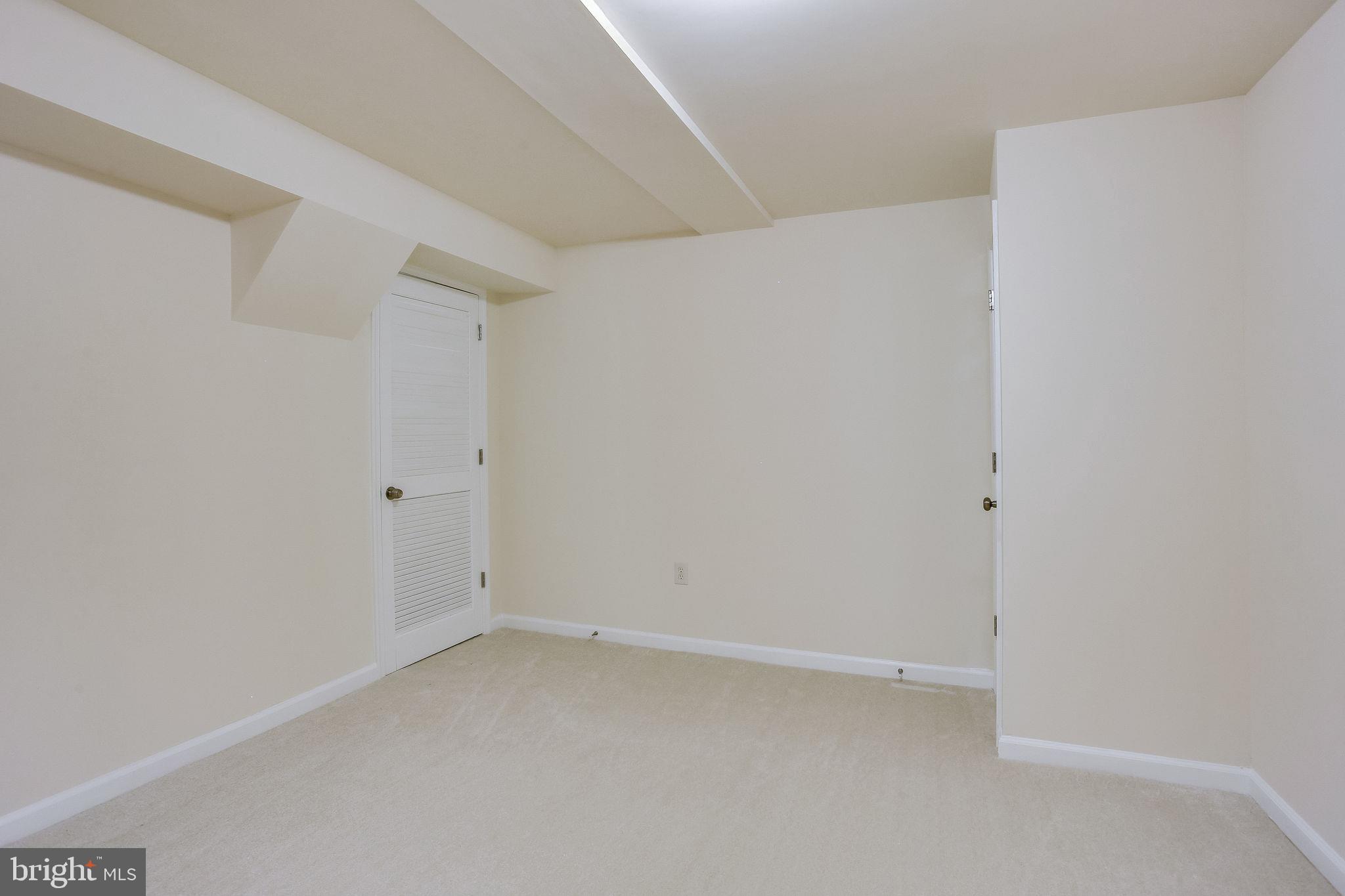 43840 Laburnum Square Ashburn, VA 20147 - Photo 58 of 68