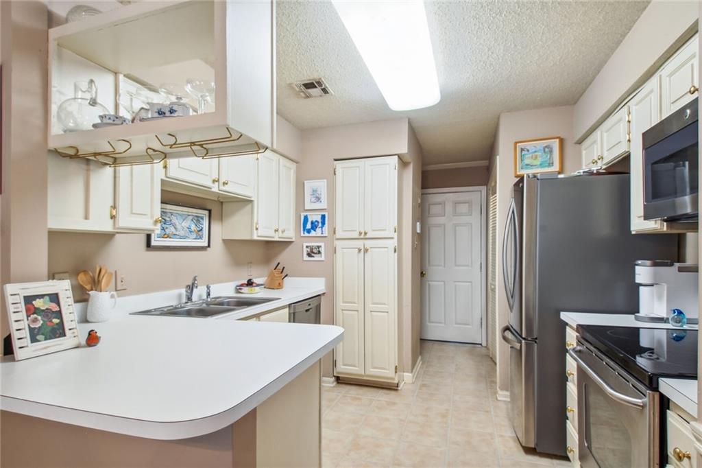 2501 Audubon Trace, Unit 2501 Jefferson, LA 70121 - Photo 7 of 24