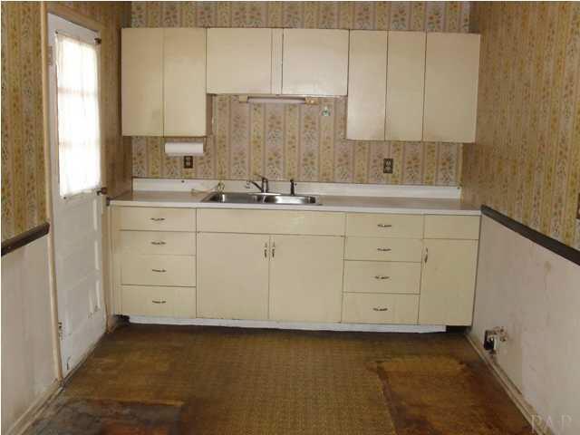 Eat in kitchen.