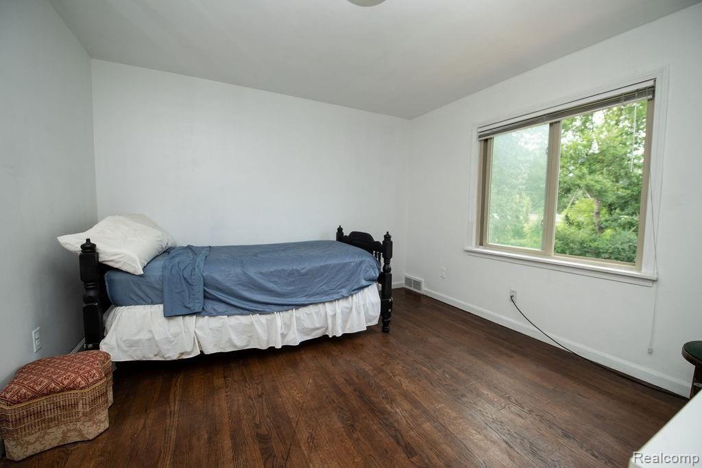 2505 Oliver Road Royal Oak, MI 48073 - Photo 11 of 23