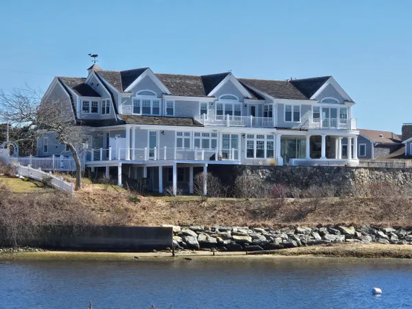 $9,500,000 | 18 Strandway, West Harwich, MA 02671