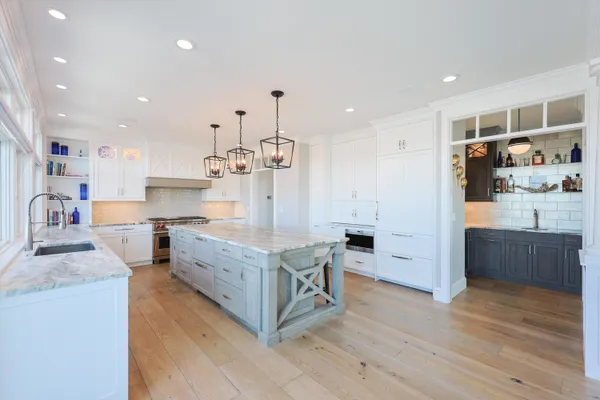 $9,500,000 | 18 Strandway, West Harwich, MA 02671