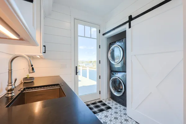 $9,500,000 | 18 Strandway, West Harwich, MA 02671