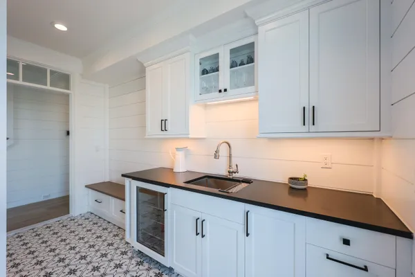 $9,500,000 | 18 Strandway, West Harwich, MA 02671