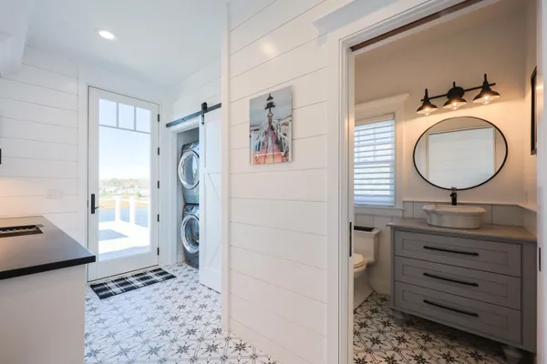 $9,500,000 | 18 Strandway, West Harwich, MA 02671