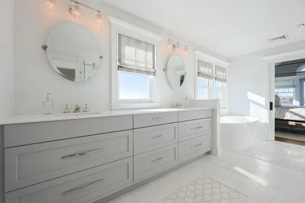 $9,500,000 | 18 Strandway, West Harwich, MA 02671