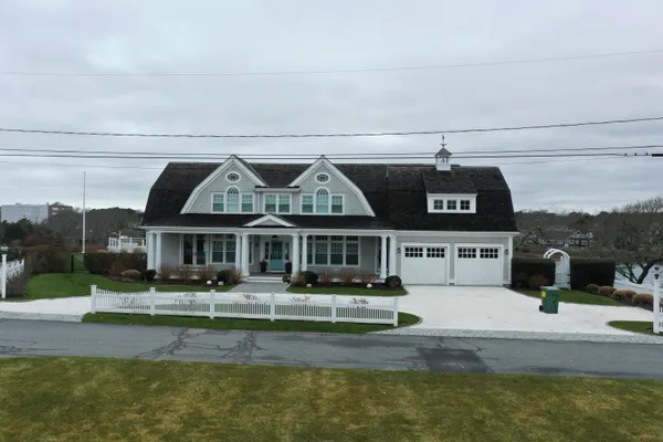 $9,500,000 | 18 Strandway, West Harwich, MA 02671