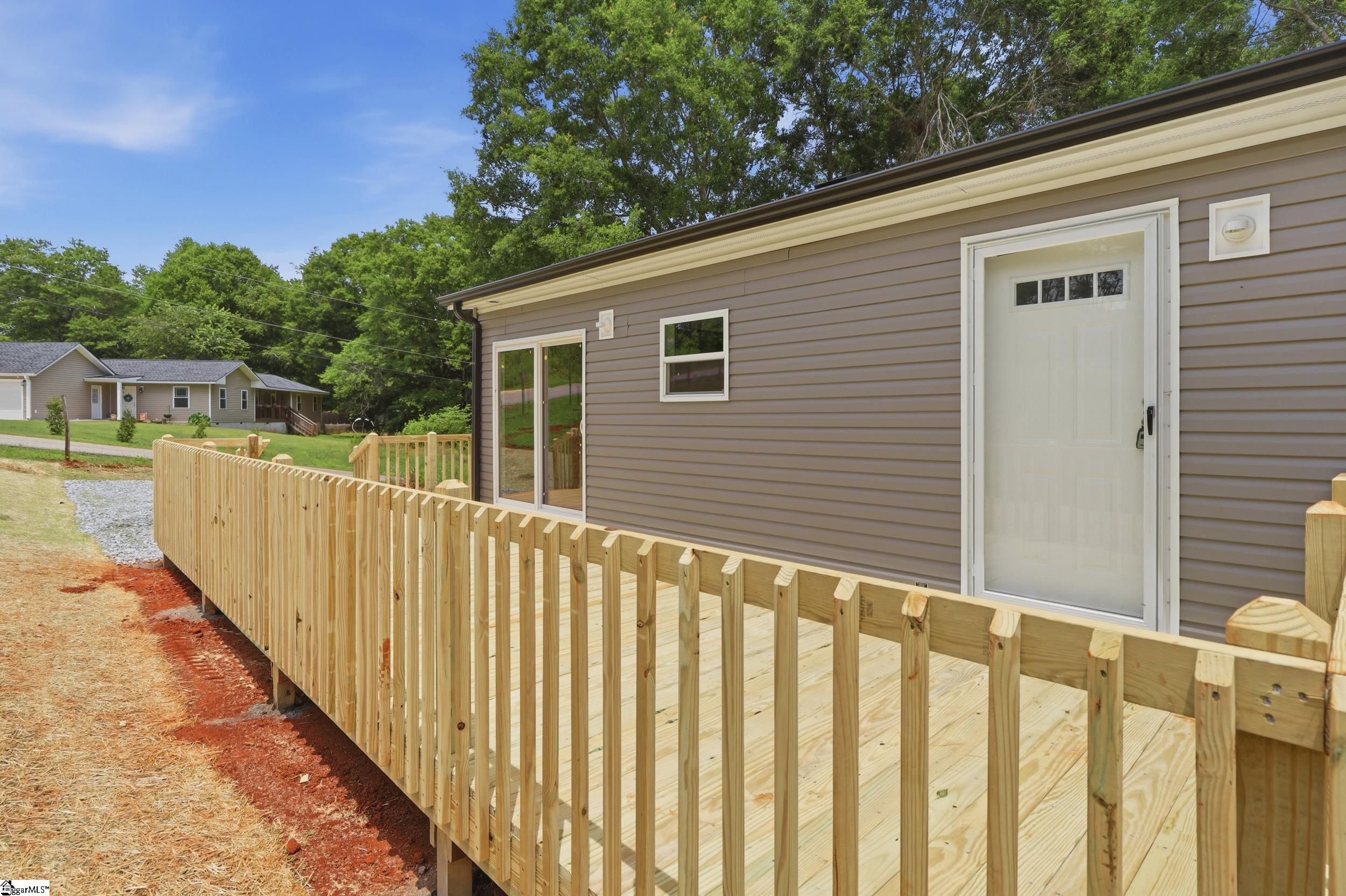 210 Frontier Drive Easley, SC 29640 - Photo 24 of 27