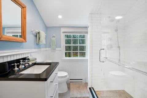 $1,595,000 | 26 Sea Glen Road, Oak Bluffs, MA 02557