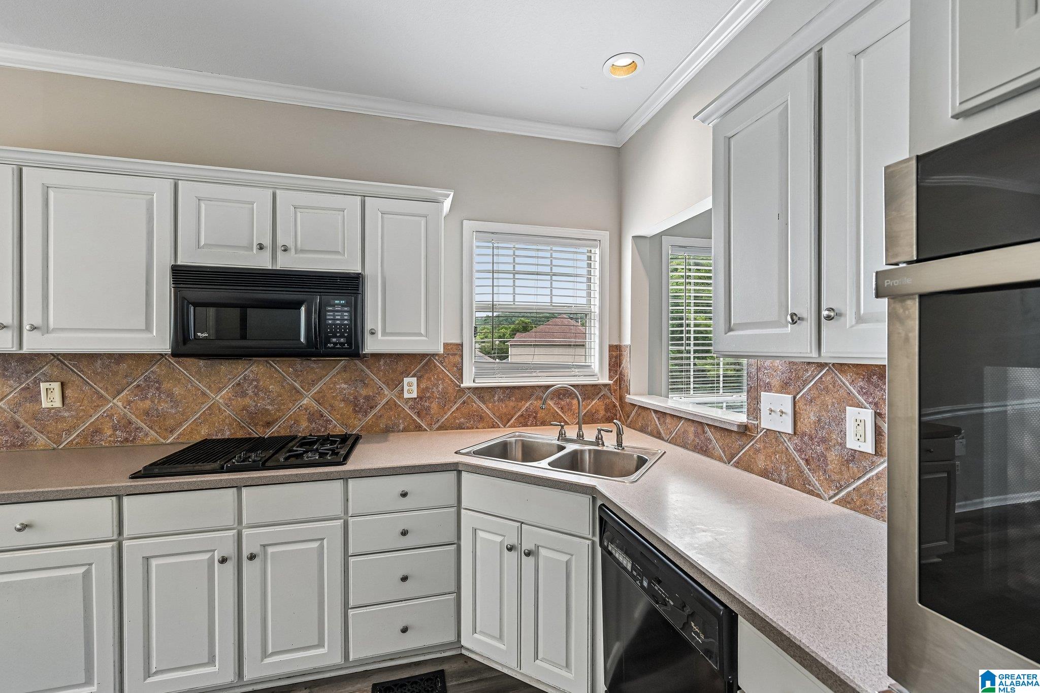 127 Stonehaven Way Pelham, AL 35124 - Photo 9 of 32