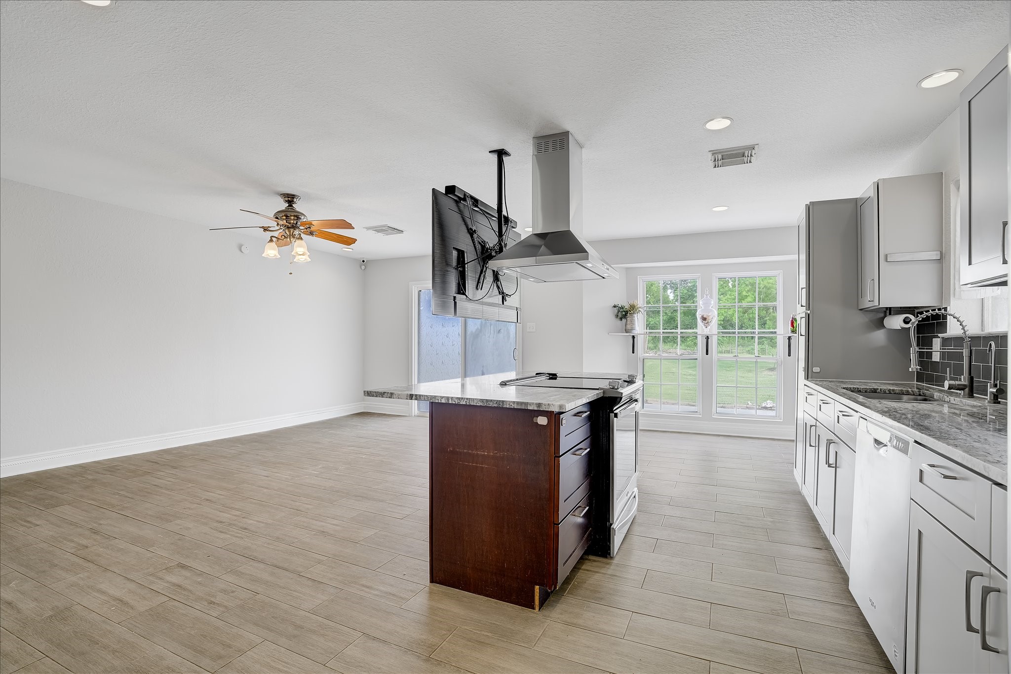 3205 Cemetery Road Santa Fe, TX 77517 - Photo 15 of 43