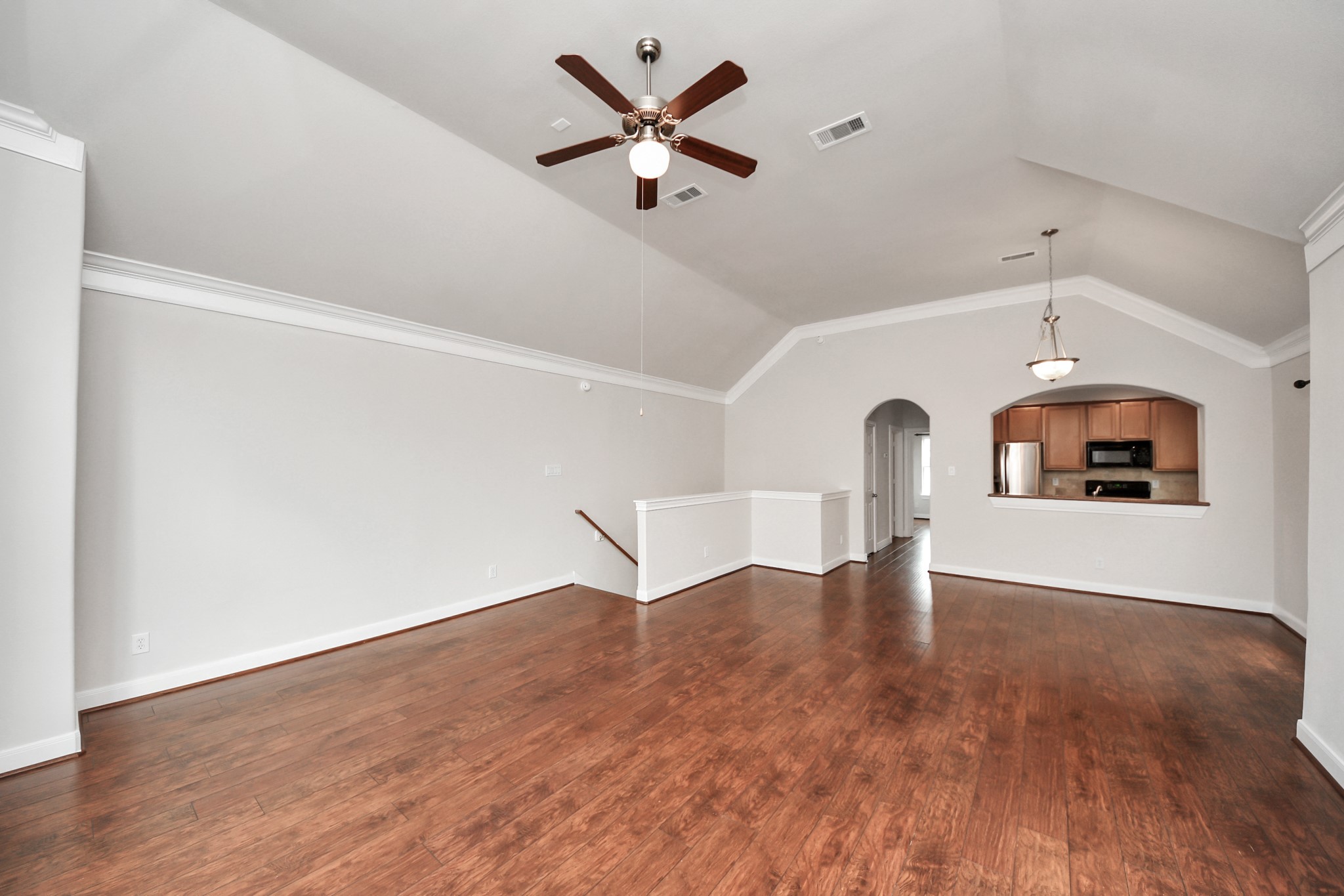 2941 Clinton Drive Houston, TX 77020 - Photo 4 of 35