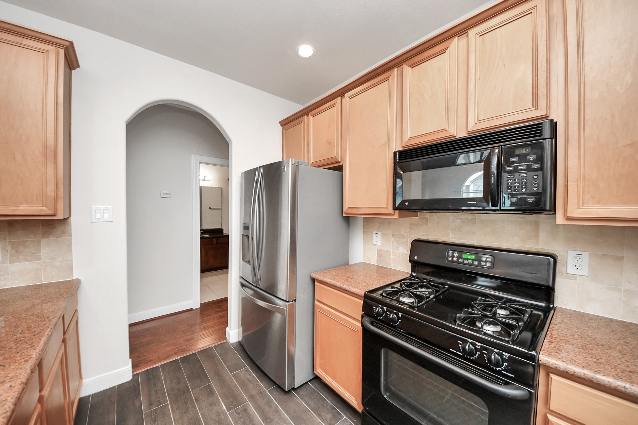 2941 Clinton Drive Houston, TX 77020 - Photo 10 of 35